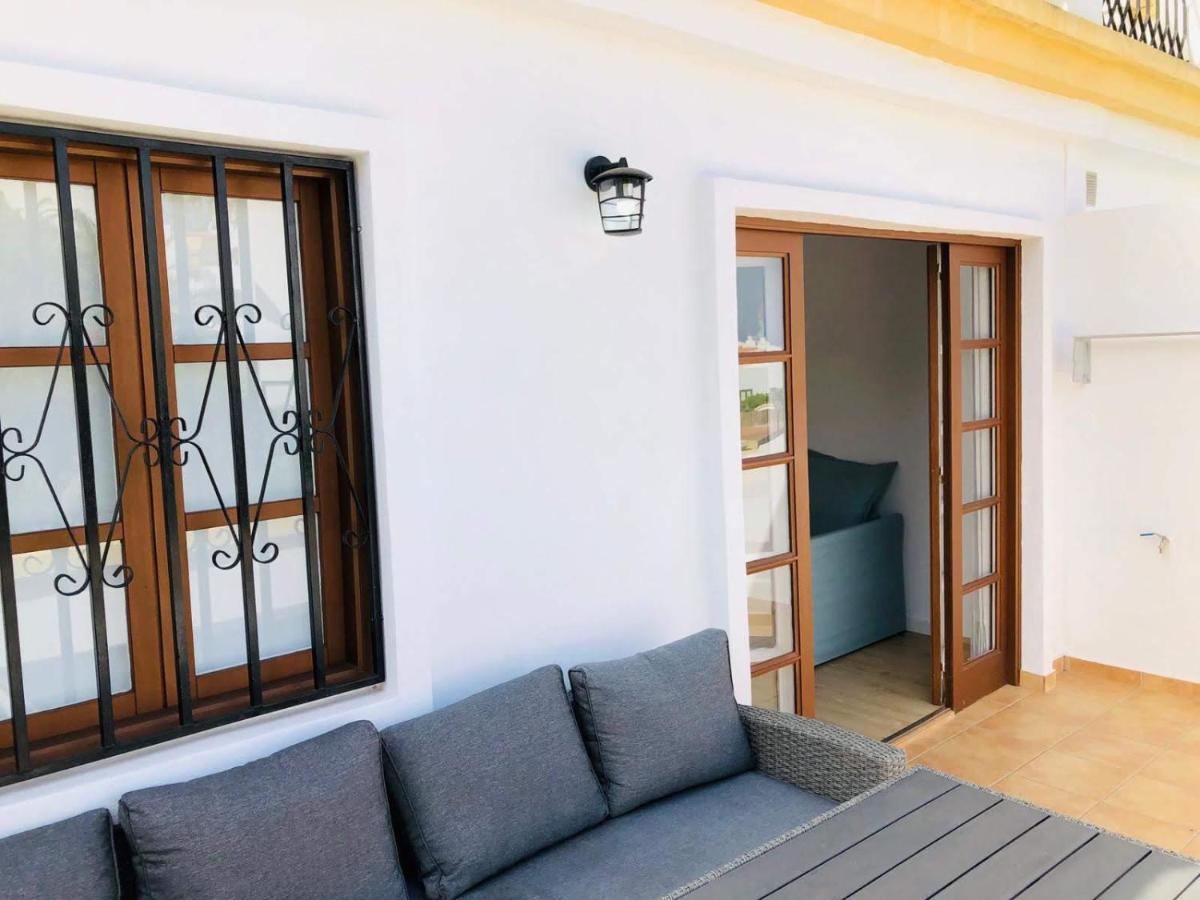 Deluxe Windsor Park Apartment Адехе Екстериор снимка