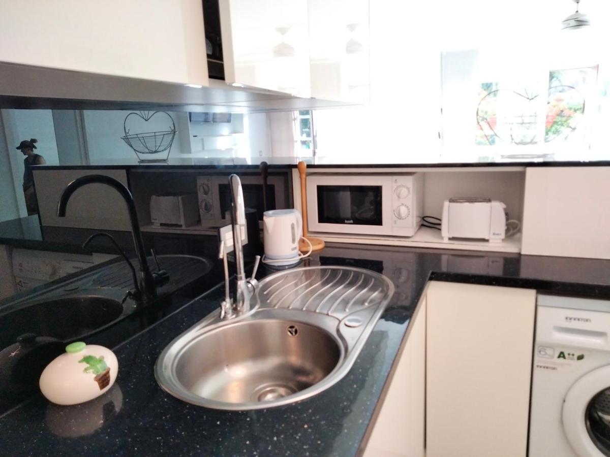 Deluxe Windsor Park Apartment Адехе Екстериор снимка